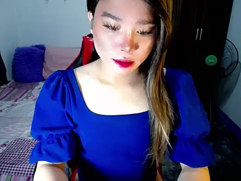 Urassiansweetcummer online show from 10/15/25, 02:22