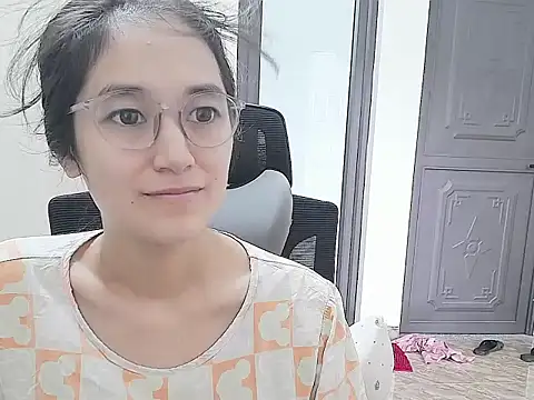 Shulee21 online show from 10/08/25, 02:09