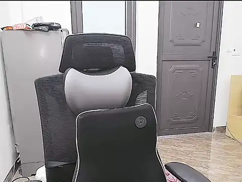 Shulee21 online show from 10/13/25, 02:33