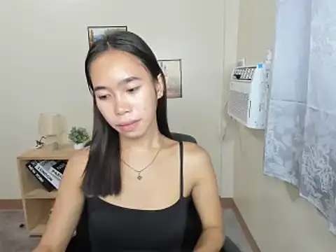 Snapshot of Shindoll chatting on 10/15/25, 02:28 Shindoll online show from 10/15/25, 02:28