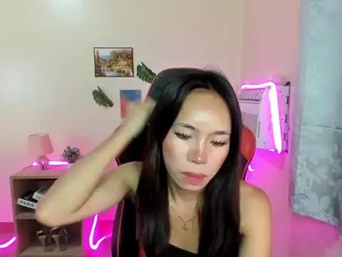 Snapshot of Shindoll chatting on 11/10/25, 11:53 Shindoll online show from 11/10/25, 11:53