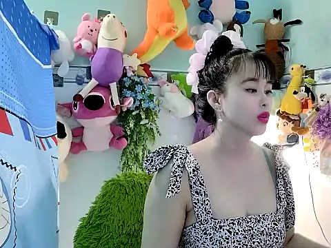 emgaixinhngoan online show from 10/17/25, 04:26