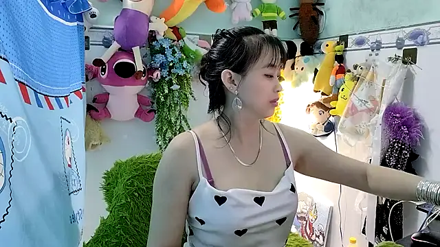 emgaixinhngoan online show from 11/19/25, 02:39