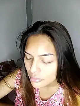 Snapshot of Wena_Larson88 chatting on 11/03/25, 06:09 Wena Larson88 online show from 11/03/25, 06:09