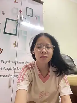 meomeo2k6 online show from 10/21/25, 01:56