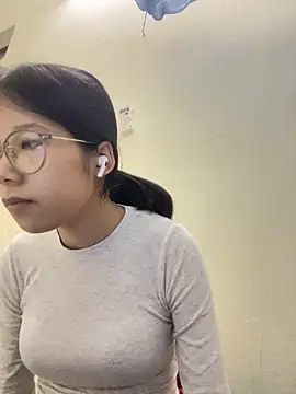 meomeo2k6 online show from 11/07/25, 06:24