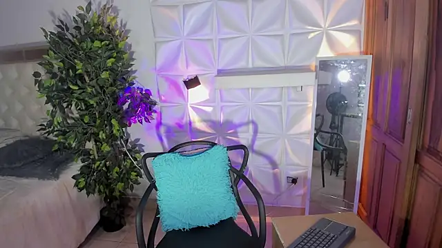 miss daphnevega online show from 11/06/25, 03:18