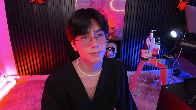 luixdust  online show from 10/17/25, 06:05