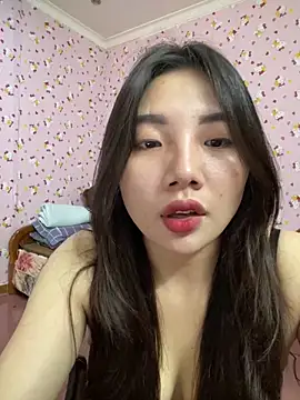 Snapshot of D2sweet chatting on 10/16/25, 11:44 D2sweet online show from 10/16/25, 11:44