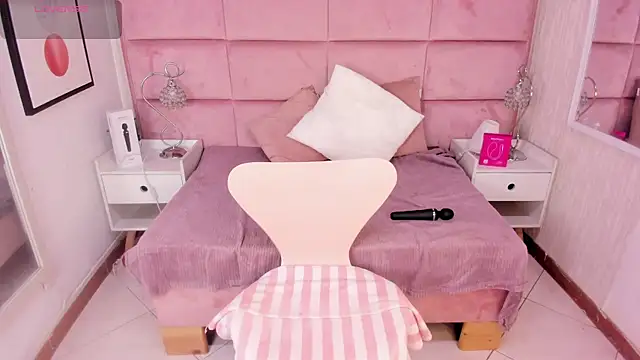 Janah Myers online show from 10/14/25, 01:12