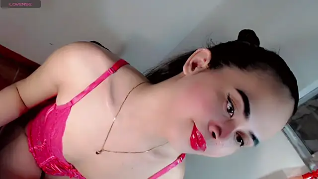 Snapshot of slutty_afina chatting on 11/17/25, 05:35 slutty afina online show from 11/17/25, 05:35