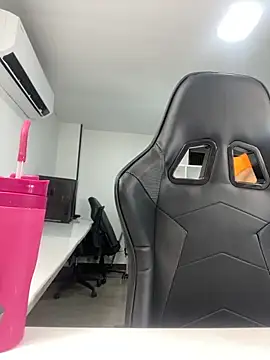 megan bigboobs  online show from 10/21/25, 10:38