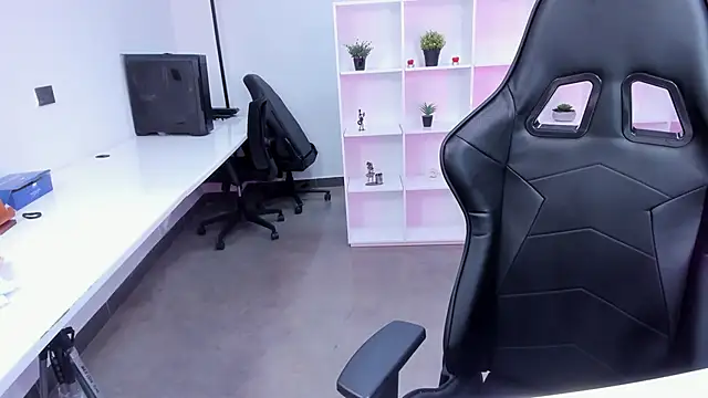 megan bigboobs  online show from 10/25/25, 11:29