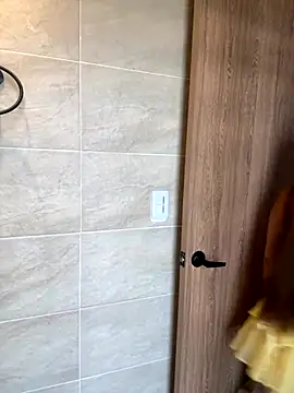 Nikii   online show from 11/10/25, 12:15