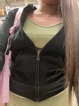 Isabella21  online show from 11/02/25, 10:56