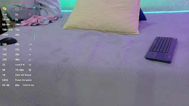 BeccaReedd online show from 10/29/25, 11:12