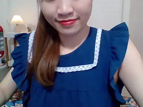 Snapshot of __Donna__ chatting on 10/12/25, 12:37 Donna online show from 10/12/25, 12:37