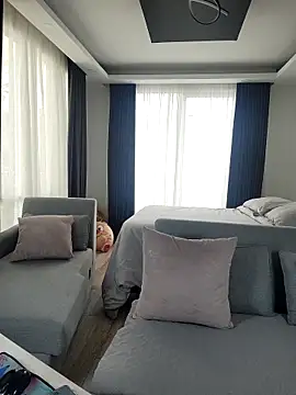 evasweett   online show from 10/30/25, 06:08