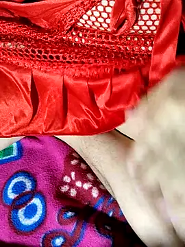 Snapshot of only-injoy chatting on 10/24/25, 05:09 only-injoy online show from 10/24/25, 05:09