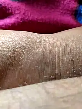 Snapshot of only-injoy chatting on 11/18/25, 05:17 only-injoy online show from 11/18/25, 05:17