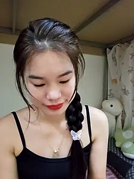 Baby-ladytits2025 online show from 11/18/25, 03:49