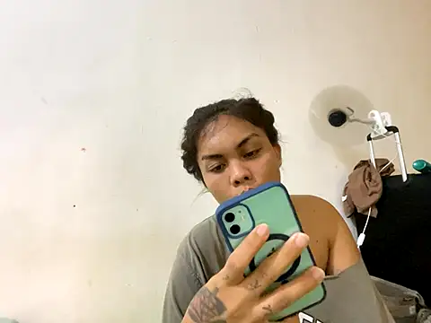 keylalush online show from 10/20/25, 12:05