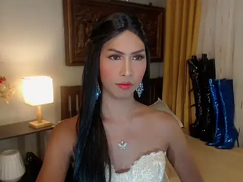 Snapshot of Nathalieheartt chatting on 10/07/25, 02:42 Nathalieheartt online show from 10/07/25, 02:42