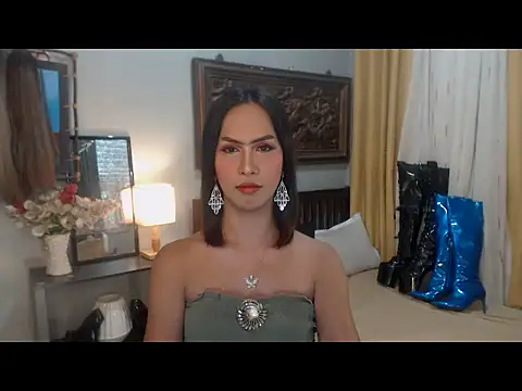 Snapshot of Nathalieheartt chatting on 11/25/25, 03:50 Nathalieheartt online show from 11/25/25, 03:50