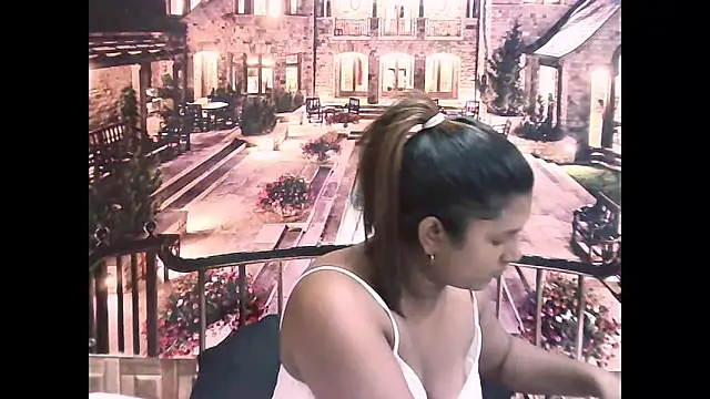 Snapshot of IndianChocolatepie4u chatting on 09/15/25, 05:29 IndianChocolatepie4u online show from 09/15/25, 05:29