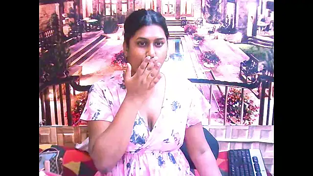 Snapshot of IndianChocolatepie4u chatting on 10/07/25, 05:37 IndianChocolatepie4u online show from 10/07/25, 05:37