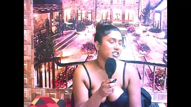 Snapshot of IndianChocolatepie4u chatting on 10/17/25, 07:00 IndianChocolatepie4u online show from 10/17/25, 07:00