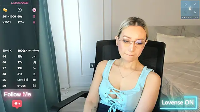 Snapshot of MinaDiamondd chatting on 10/06/25, 03:15 MinaDiamondd online show from 10/06/25, 03:15