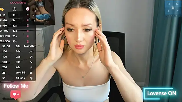 Snapshot of MinaDiamondd chatting on 10/26/25, 04:07 MinaDiamondd online show from 10/26/25, 04:07