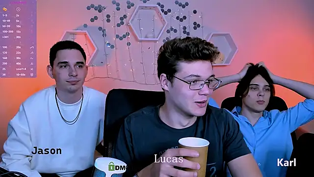 Snapshot of lucas_long_ chatting on 11/17/25, 08:36 lucas long online show from 11/17/25, 08:36