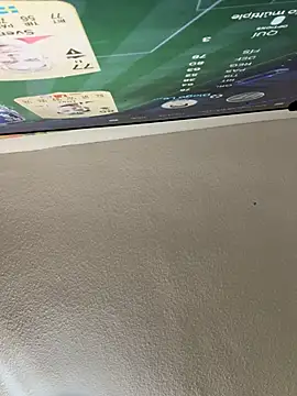 aavrdvh33 online show from 10/08/25, 07:44