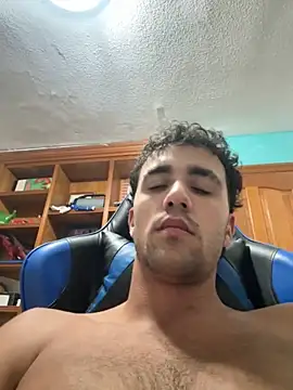 aavrdvh33 online show from 10/23/25, 01:05