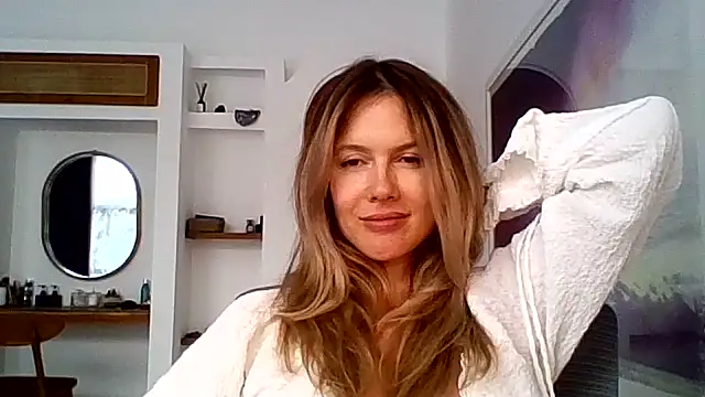 Snapshot of Vidauoo chatting on 09/28/25, 03:12 Vidauoo online show from 09/28/25, 03:12