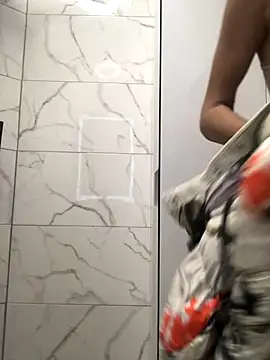 Snapshot of sweetchery999999 chatting on 10/29/25, 10:17 sweetchery999999 online show from 10/29/25, 10:17