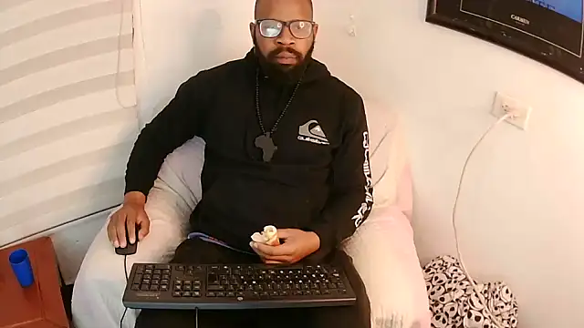 Snapshot of King_Malik chatting on 09/11/25, 01:11 King Malik online show from 09/11/25, 01:11