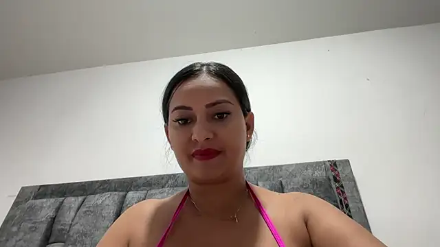 Snapshot of Sophia_copper chatting on 10/07/25, 03:36 Sophia copper online show from 10/07/25, 03:36