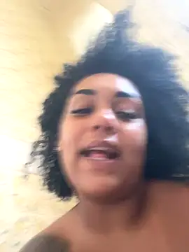 Snapshot of morenaluaa chatting on 10/13/25, 04:51 morenaluaa online show from 10/13/25, 04:51