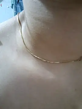 Snapshot of Suna_Lina chatting on 10/17/25, 12:41 Suna Lina online show from 10/17/25, 12:41