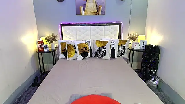 TatianaWil online show from 10/15/25, 05:24