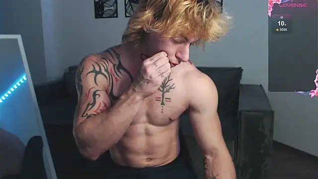 Snapshot of Brendan__Piks chatting on 10/15/25, 02:50 Brendan Piks online show from 10/15/25, 02:50