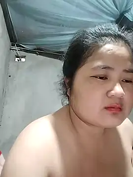 Snapshot of BigBoobs186 chatting on 10/14/25, 11:33 BigBoobs186 online show from 10/14/25, 11:33