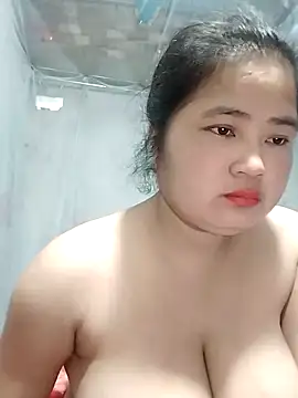 Snapshot of BigBoobs186 chatting on 10/15/25, 01:00 BigBoobs186 online show from 10/15/25, 01:00