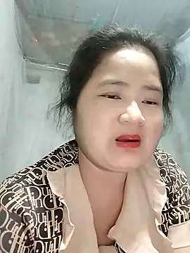 Snapshot of BigBoobs186 chatting on 11/11/25, 01:33 BigBoobs186 online show from 11/11/25, 01:33