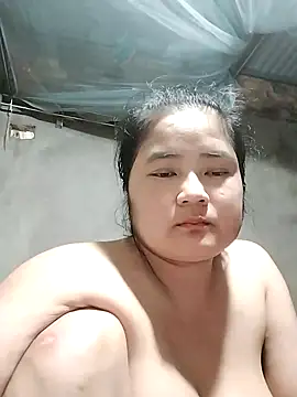 Snapshot of BigBoobs186 chatting on 11/18/25, 04:28 BigBoobs186 online show from 11/18/25, 04:28