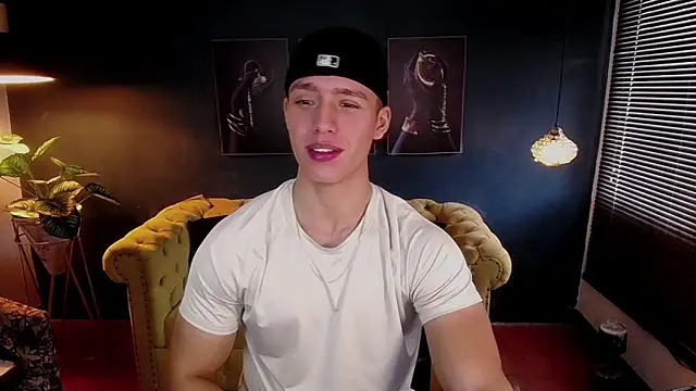 Snapshot of deivid_parker chatting on 11/19/25, 01:44 deivid parker online show from 11/19/25, 01:44