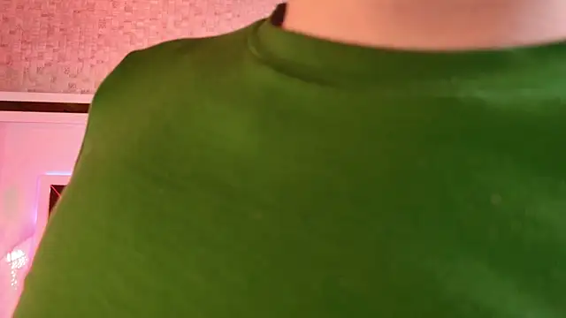 ambar rosse25 online show from 10/17/25, 11:35